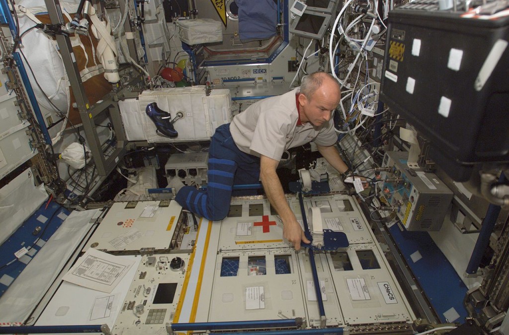 Jeff Williams_1280px-ISS-Expedition_13_at_work